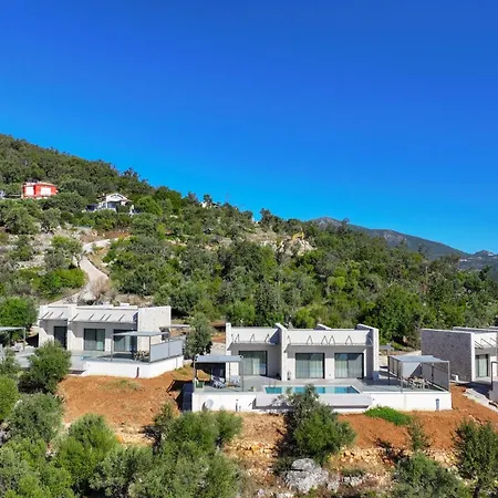 Brand New High-end Solar Villa *