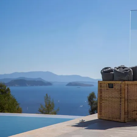 Villa Brand New High-end Solar